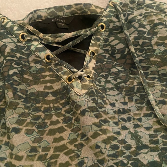 Guess top - Picture 2 of 5